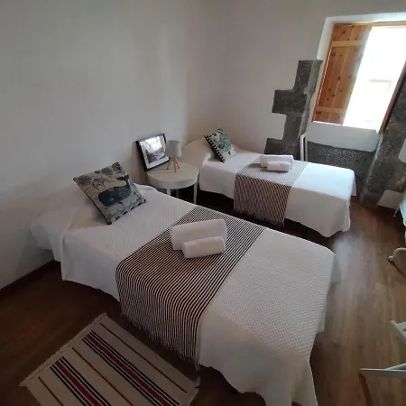 Adega Perola Holiday home *